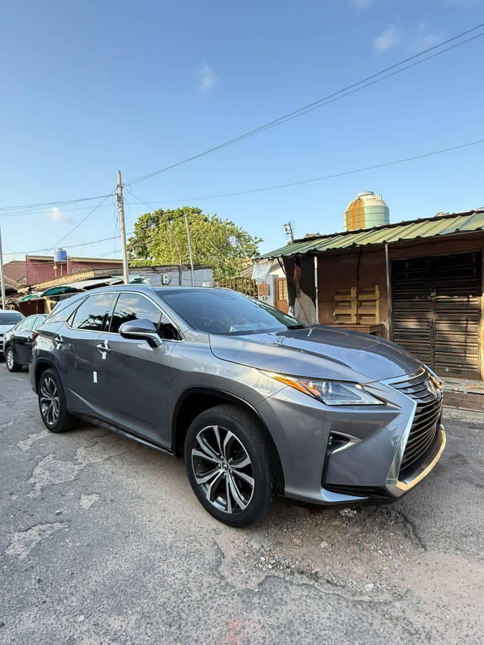 A picture of 2018 Foreign Used Lexus rx 350