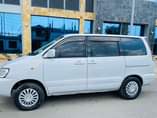 A picture of 0762664660 TOYOTA NOAH SR40 Engine 3S AUTOMATIC BEI TSH10 500