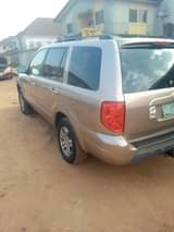 A picture of Honda pilot just like tokumbo owner need money