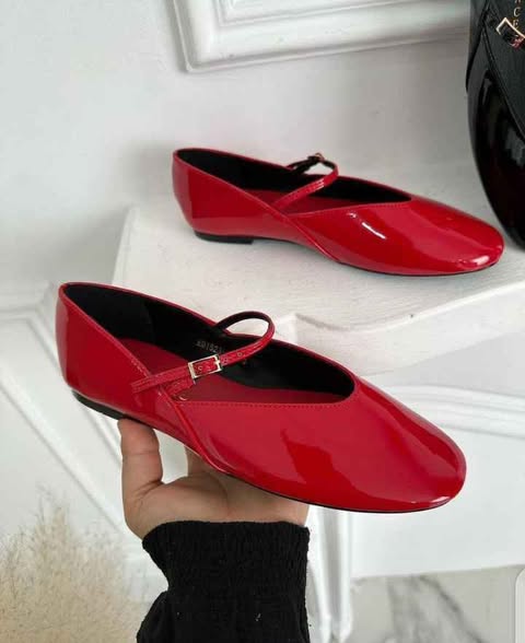 A picture of HOUSE OF SHOES