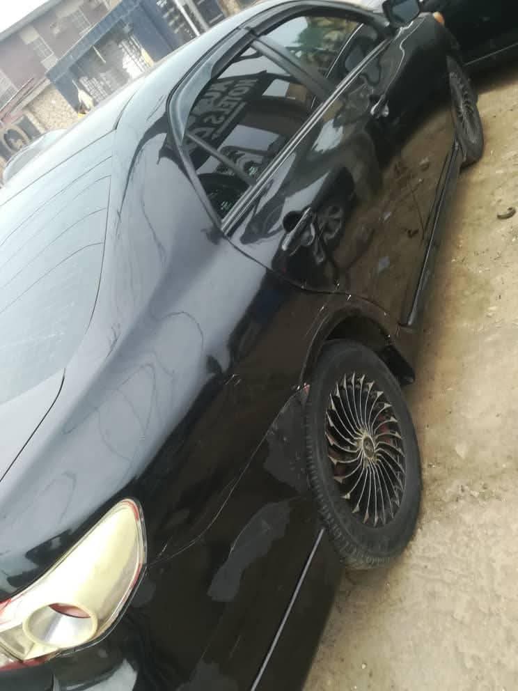 A picture of 2013 Toyota corolla