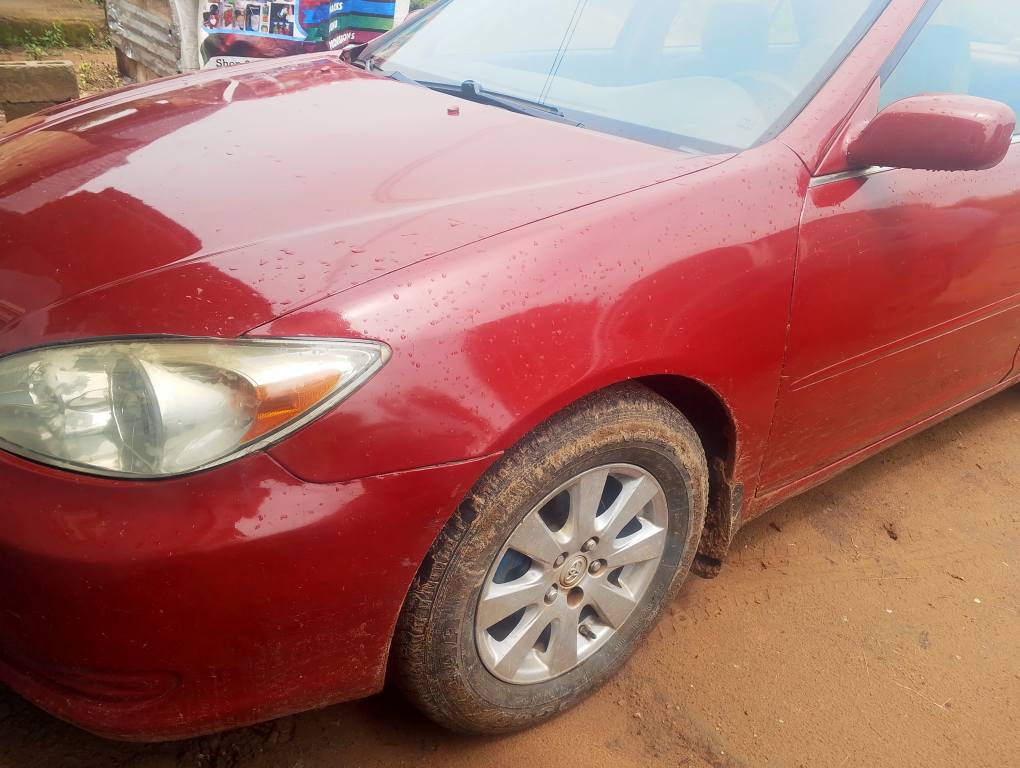 A picture of 2003 Toyota camry