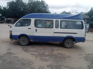 A picture of toyota hiace inauzwa m8.5