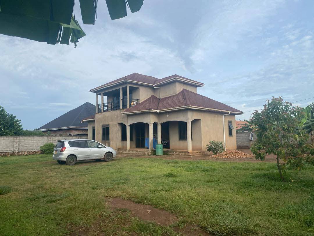 A picture of URGENT SALE BY THE OWNER IN GAYAZA ON 35DECIMALS AT