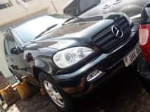 A picture of 2002 Mercedes Benz ML320