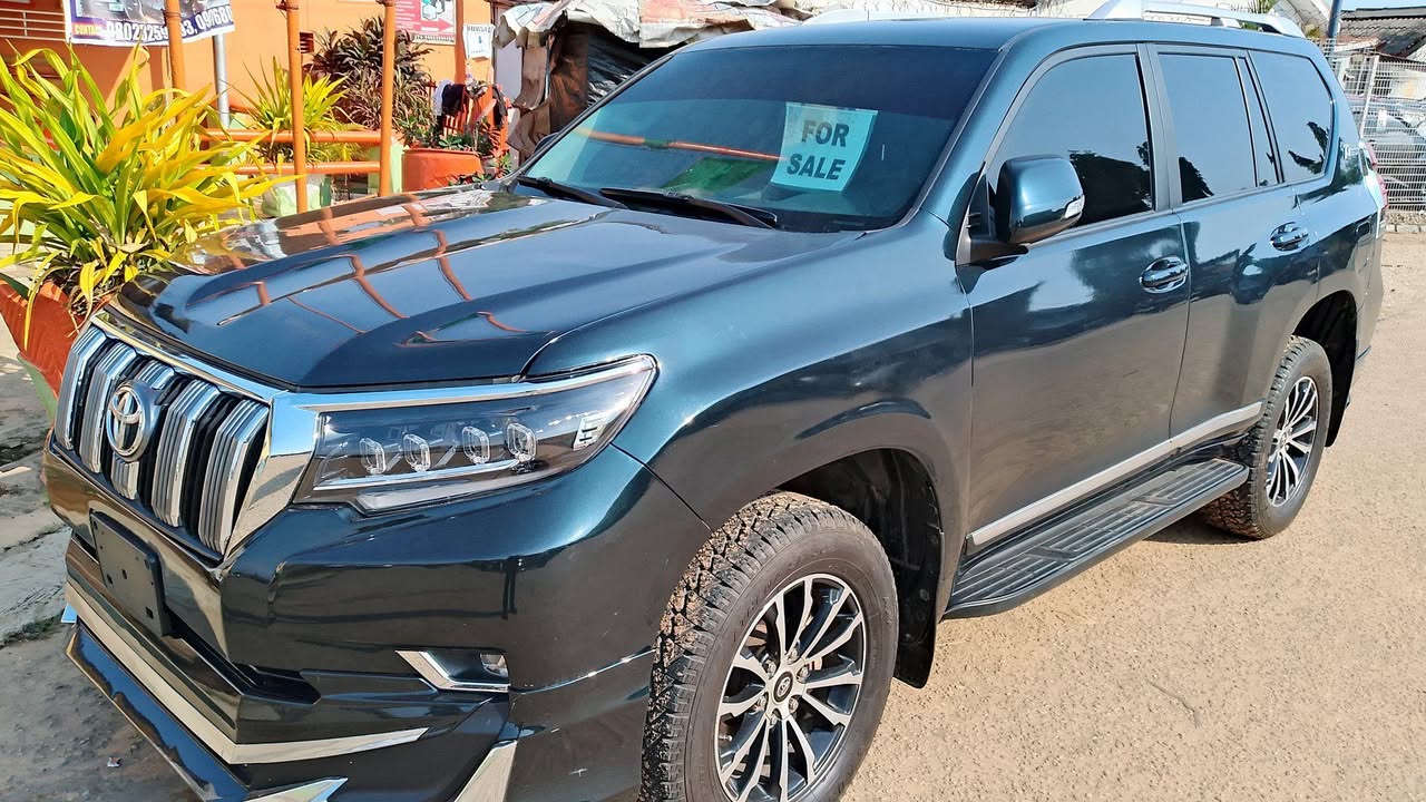 A picture of 2015 Toyota landcruiser prado vxl used