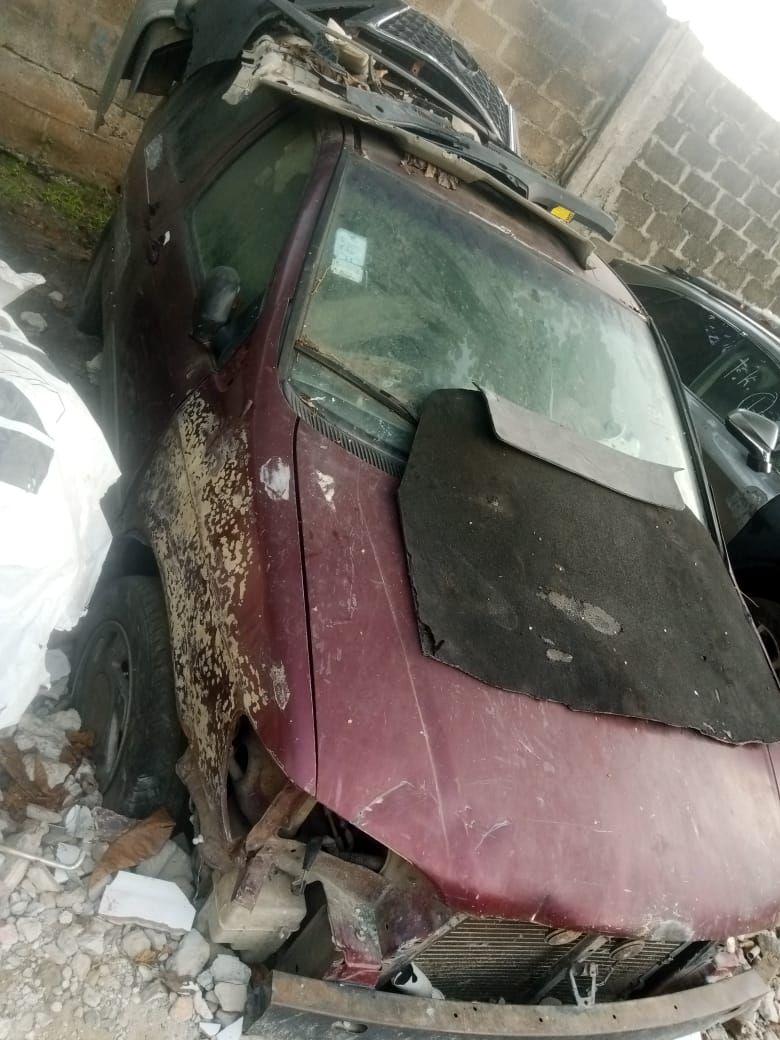 A picture of TOYOTA SIENNA 02