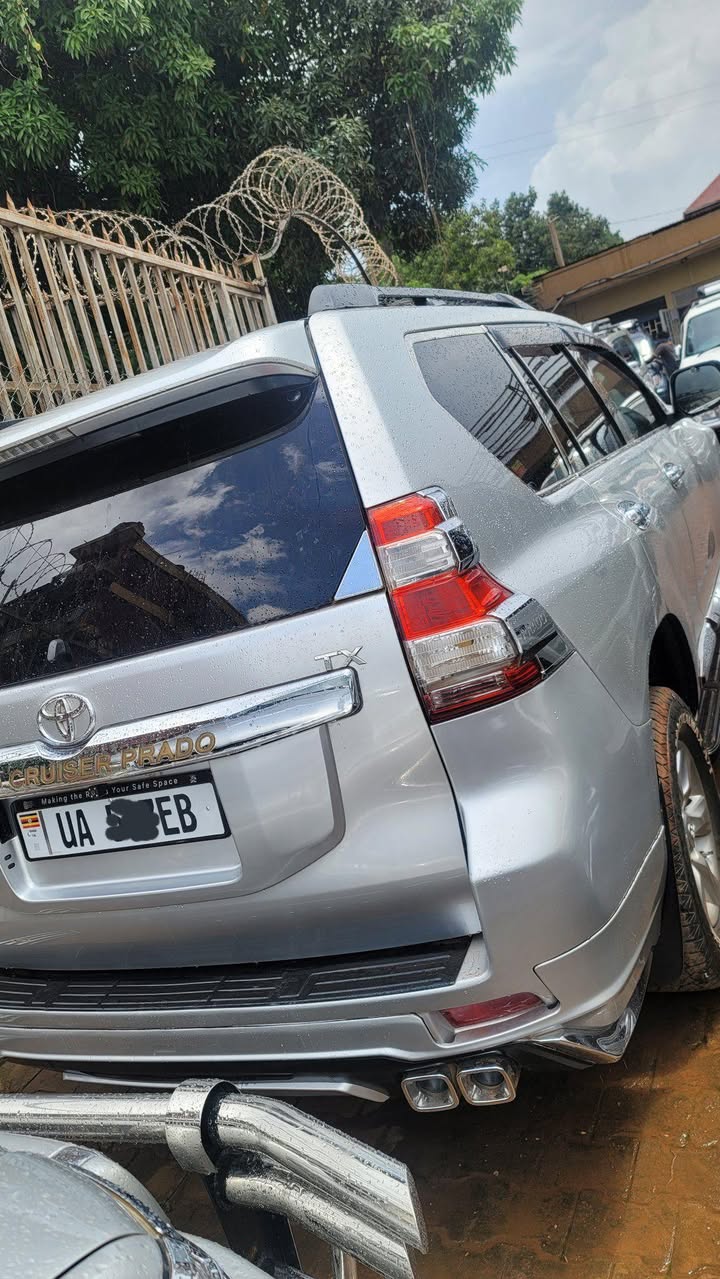 A picture of TX LAND CRUISER FJ150 PETROL AT 110M