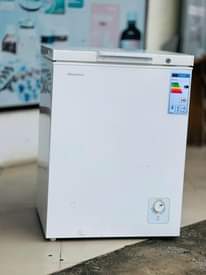 A picture of Jamani nashida na hela nauza freezer ya HISENSE LITA150 bado