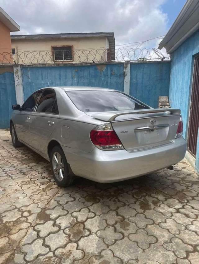 A picture of AWOOF 2005 TOYOTA CAMRY