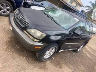 A picture of Lexus RX300 2000