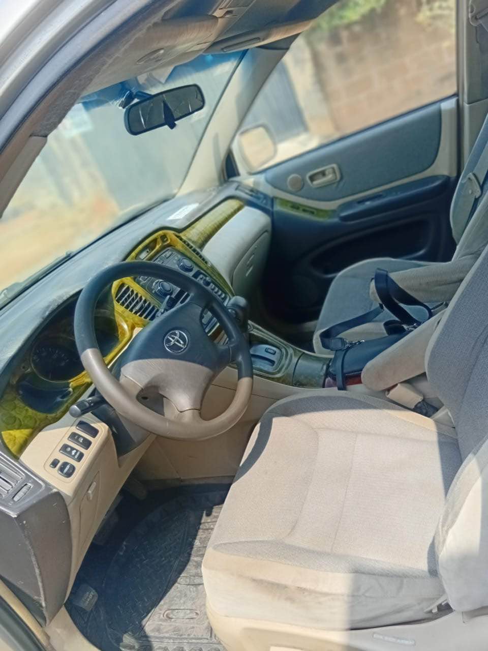 A picture of Toyota highlander 04 Complete first body pan Very Silent Engine