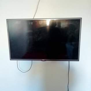A picture of Tv inauzwa LG Bado mpya kabisa Bei kitonga