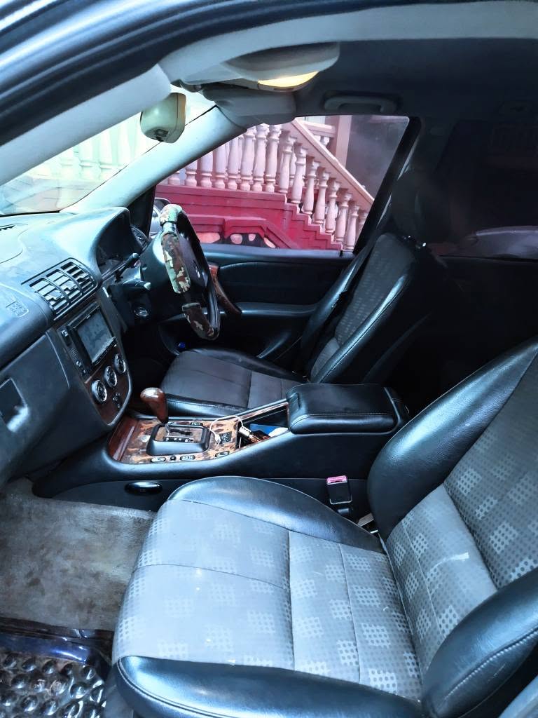 A picture of ML 320 Benz petrol engine 2004 at 11 5m negotiable