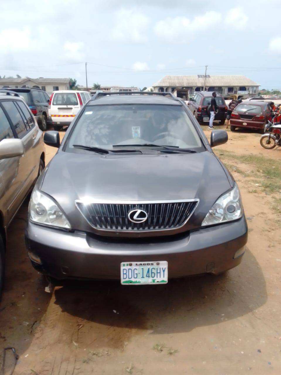 A picture of Toyota Lexus Rx 330