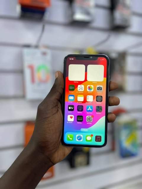 A picture of iPhone 11 at Ugx 760k
