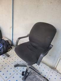 A picture of Furniture used za ofisini