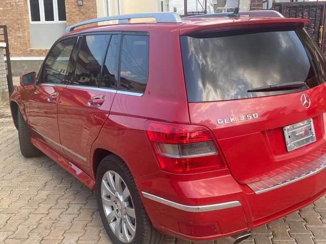 A picture of DIRECT BELGIUM GLK350 YEAR 2012 4MATIC PRICE 16m AT DISTRESS
