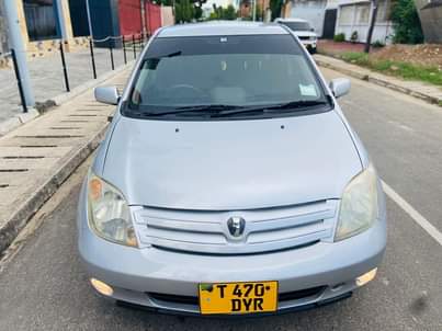 A picture of TOYOTA IST