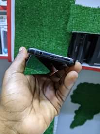 A picture of Samsung s9 plain gb 64
