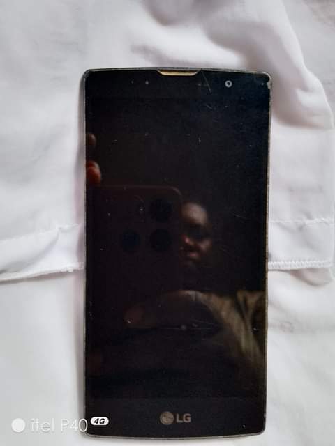 A picture of LG H500f phone