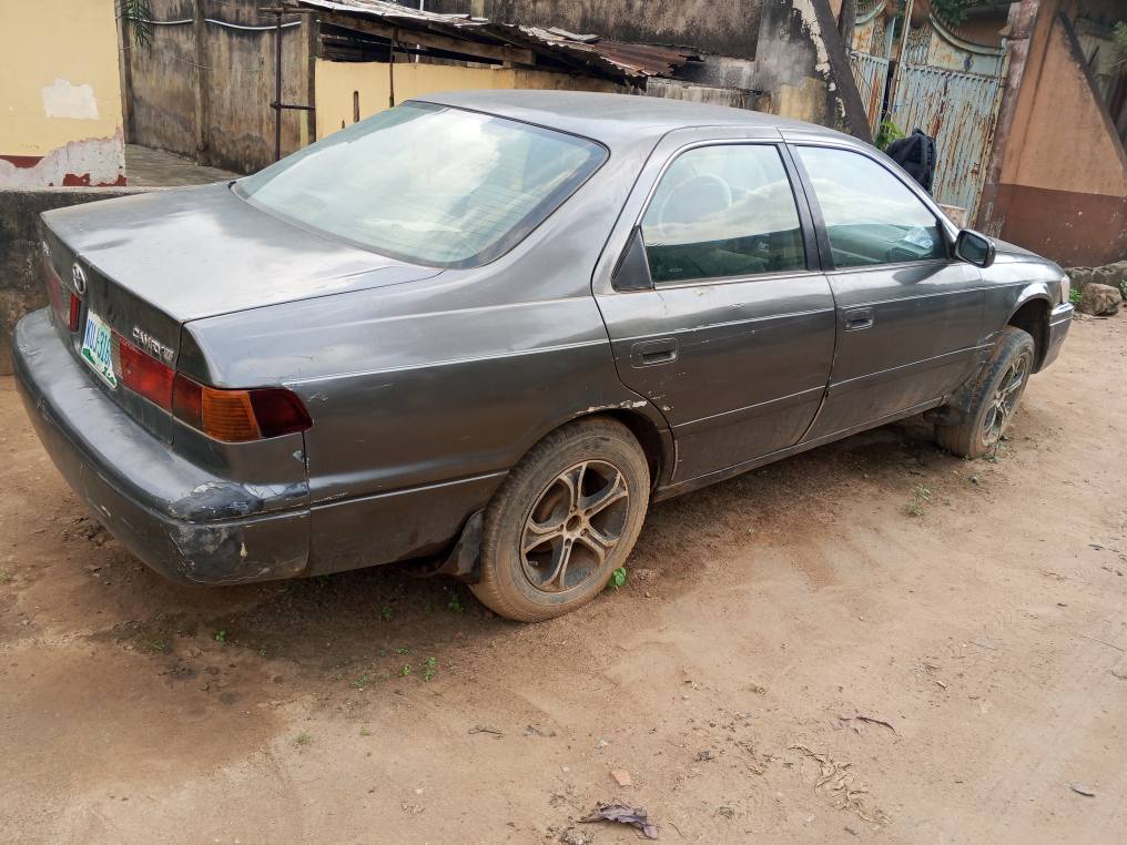 A picture of AWOOF BANGER Toyota Camry Drop light 1 2M Sound engine