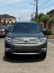 A picture of Newly arrived foreign used 2013 highlander wit reverse cam Bluetooth