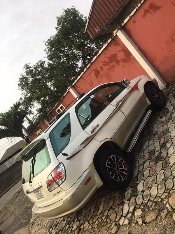 A picture of BELGIUM GRADE LEXUS RX300 FOR SALE Neatly flashed on first