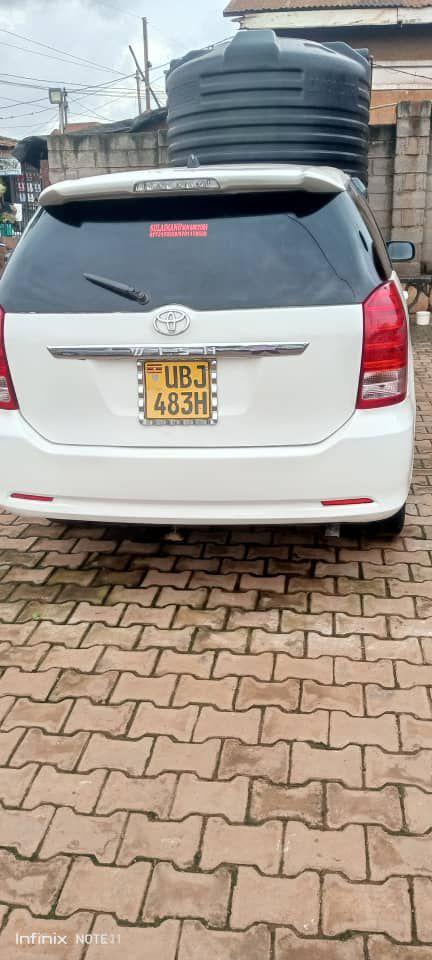 A picture of 2004 Toyota wish