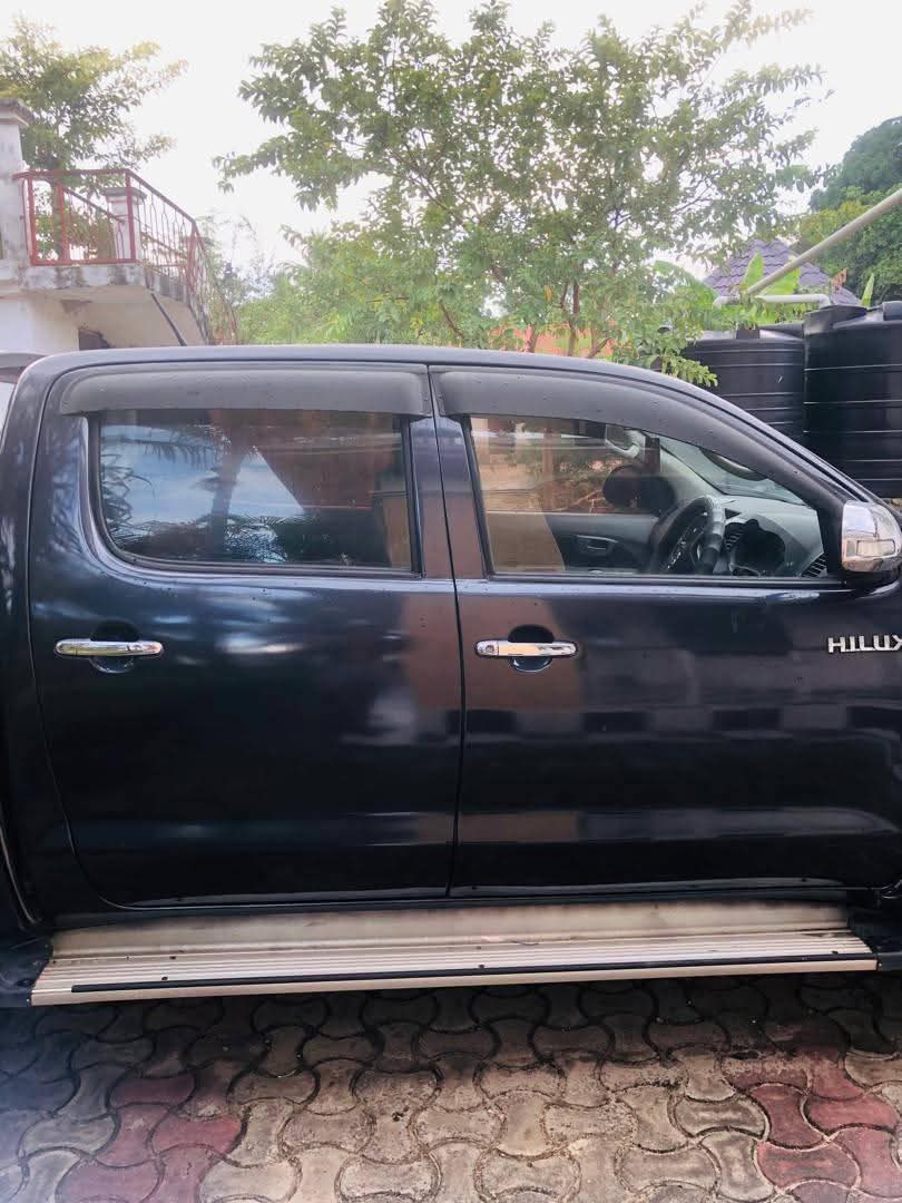A picture of 2000 TOYOTA HILUX hilux vigo