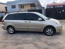 A picture of 05 Toyota sienna XLE tokunbo Location ojota ogudu 5 1m