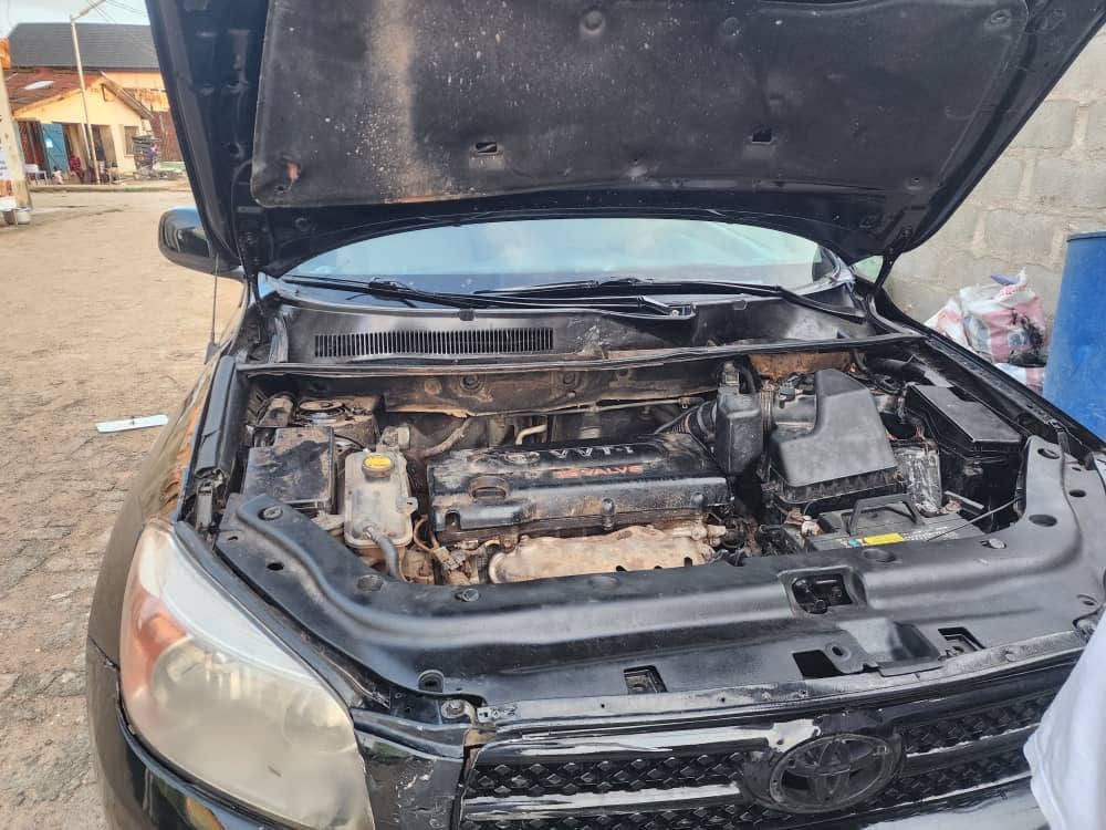 A picture of Toyota rav 4 2008