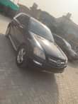 A picture of 2 weeks used Mercedes Benz ml 350 2009 model full