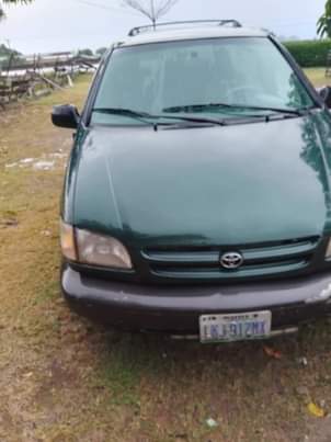 A picture of Toyota Sienna Automatic