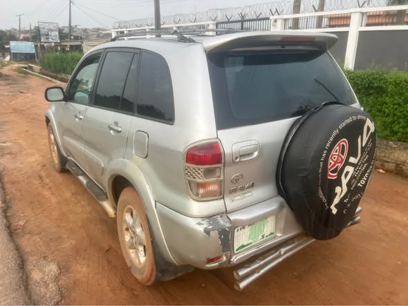 A picture of Cheap DEAL Toyota RAV4 2002 4 Plug ENGINE and GEAR