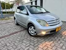 A picture of TOYOTA IST