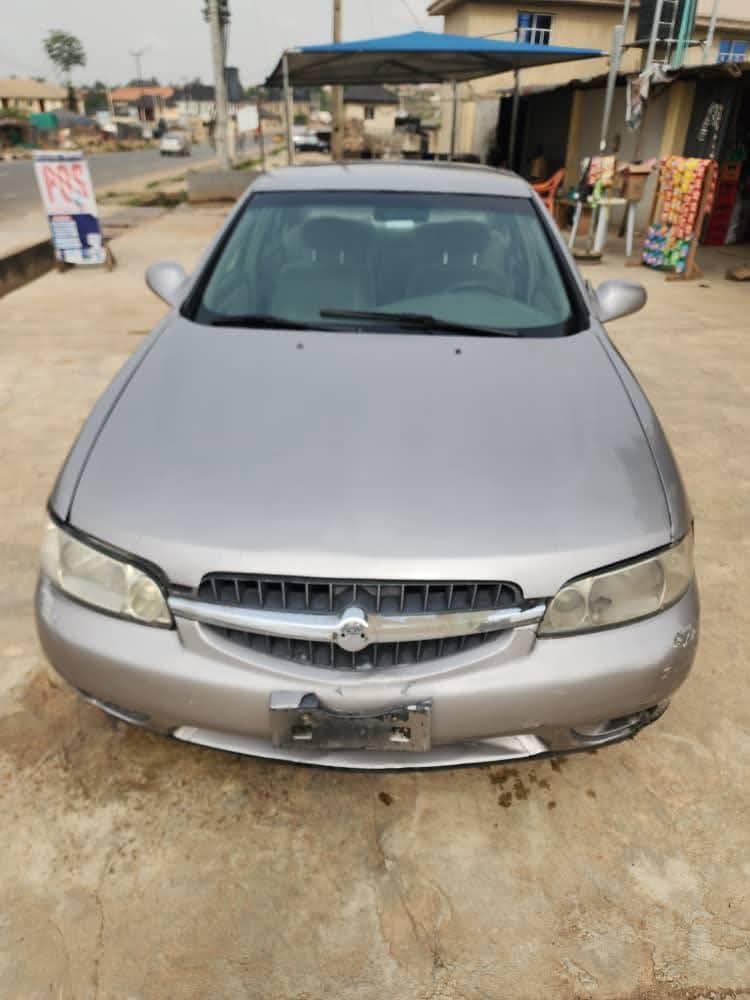 A picture of 2000 Nissan altima