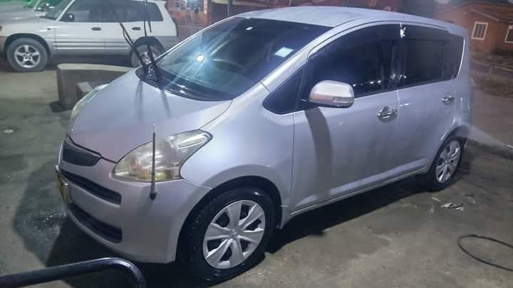 A picture of TOYOTA RACTIS