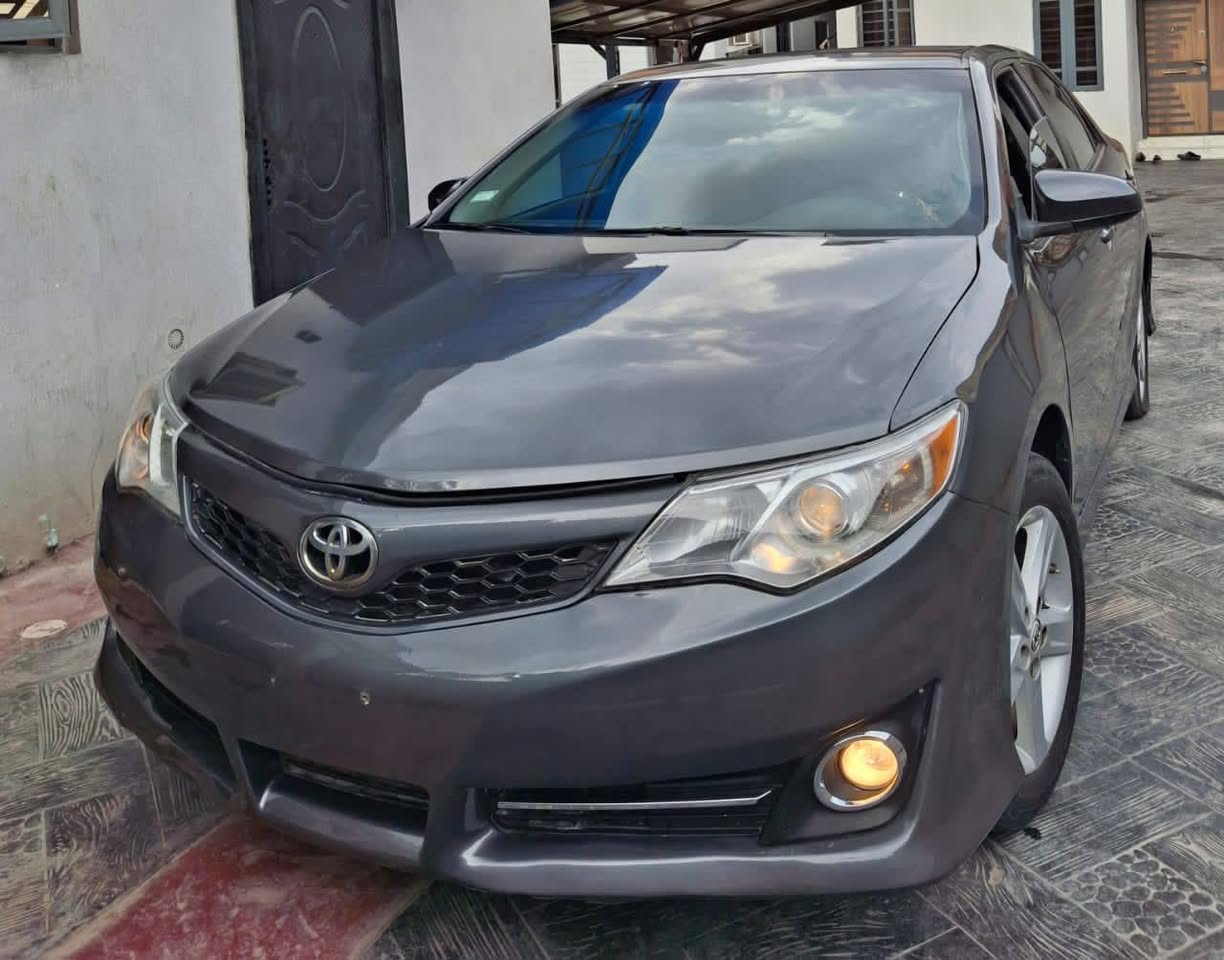 A picture of Toyota Camry 2014 Model V4 