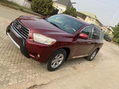 A picture of 2008 Toyota Highlander Very clean