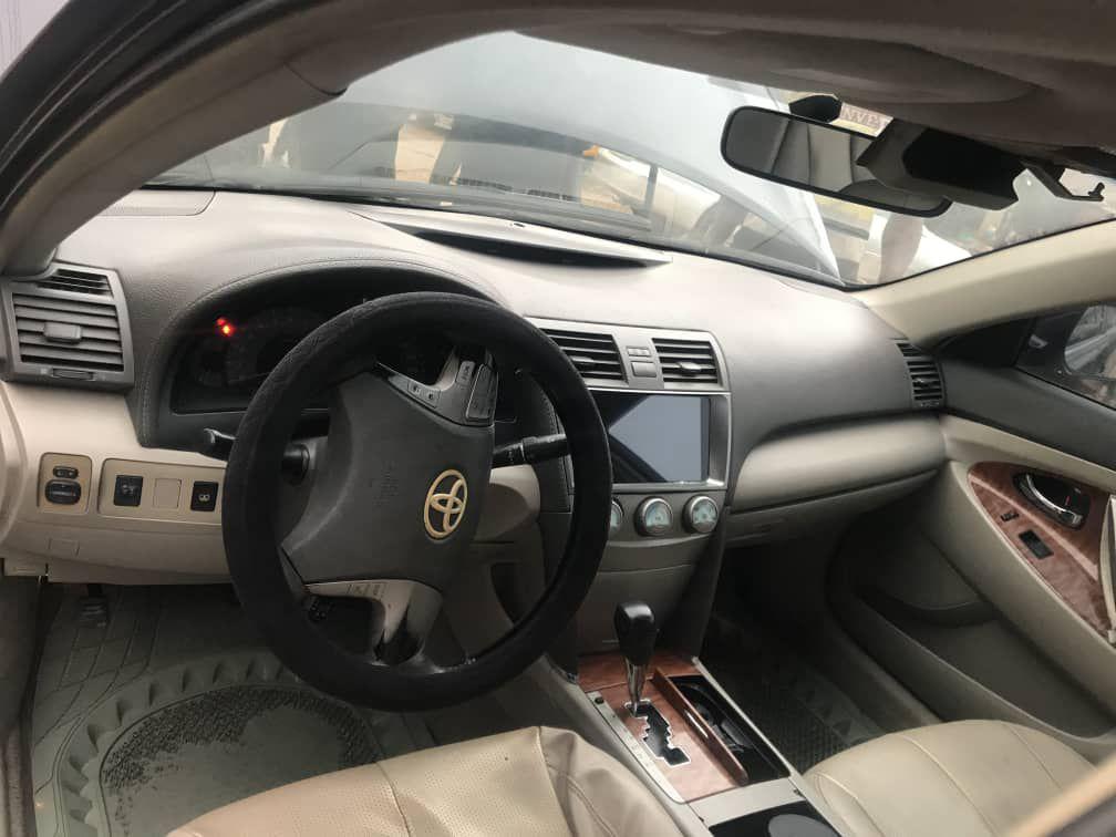 A picture of Xmas bonus car A Toyota Camry 2008 It is as