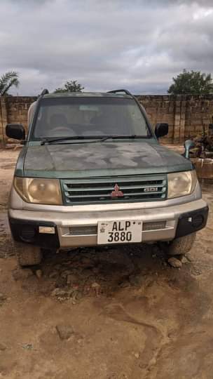 used mitsubishi pajero