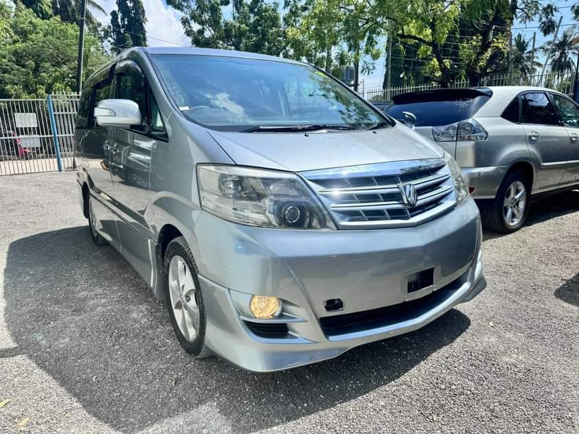 A picture of TOYOTA ALPHARD