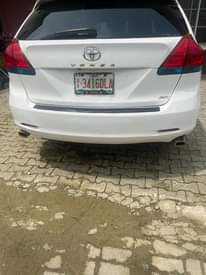 A picture of Toyota Venza XLE 2012 V6 full option registered toks standard