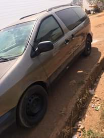 A picture of Toyota siena