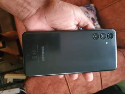 A picture of Samsung a04e