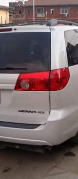 A picture of 2008 TOYOTA SIENNA