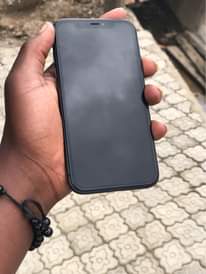 A picture of Iphone 11 plain