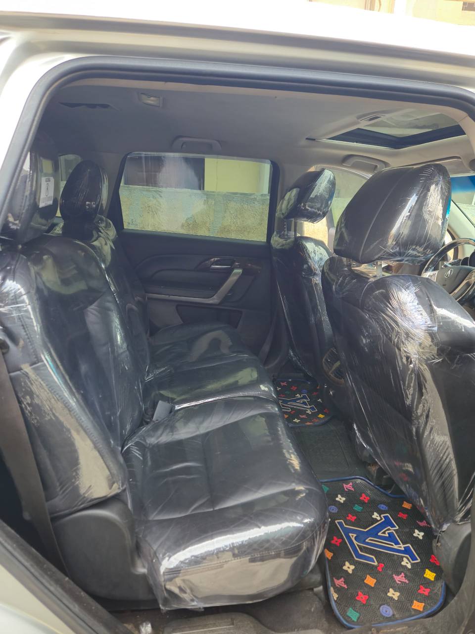 A picture of Naija Neatly Used Registered Acura MDX SH AWD 011 Model