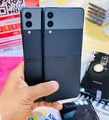 A picture of Samsung z flip